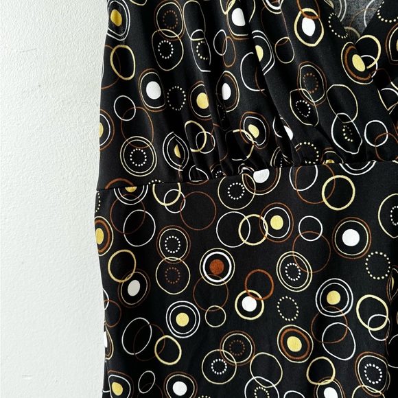 Y2k Black Sleeveless top with Circle Pattern - Picture 4 of 6